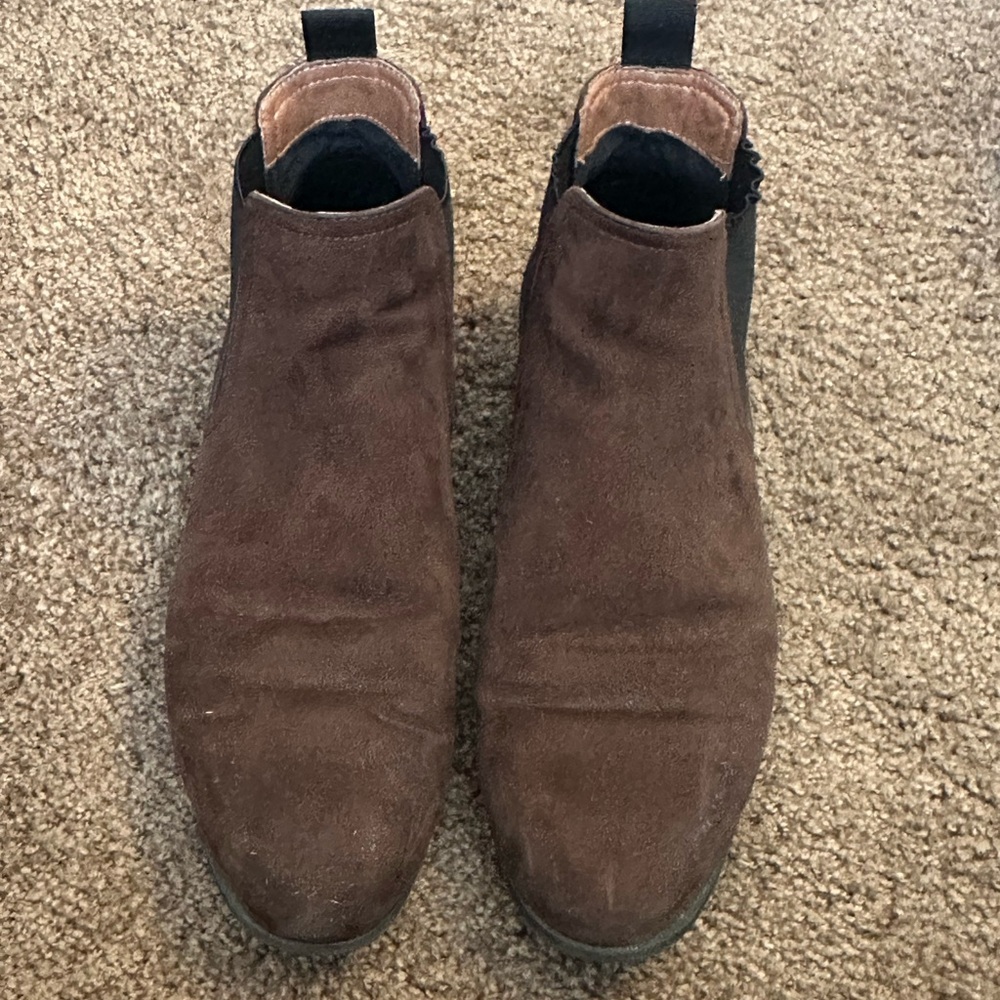 Brown Chelsea Boots